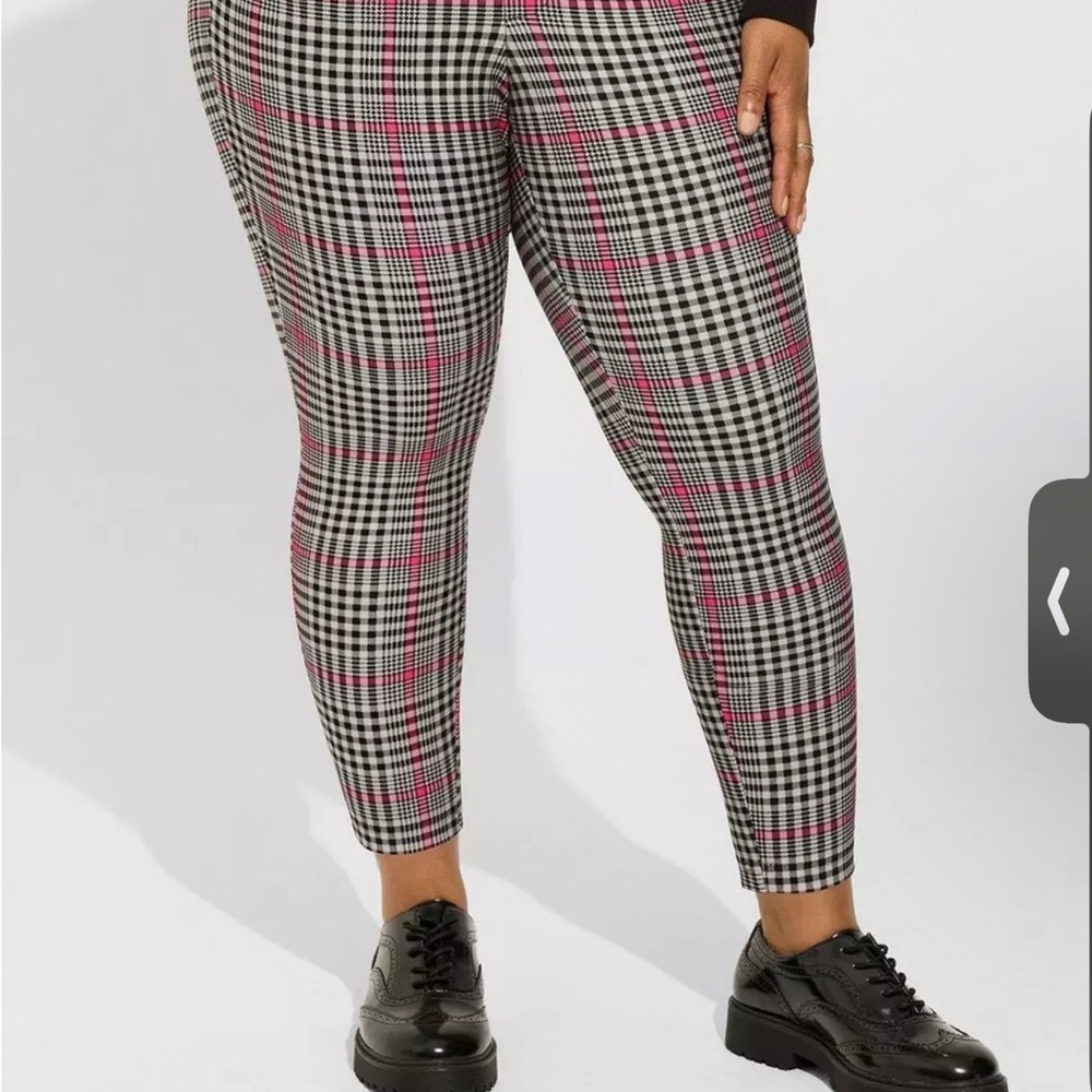 Torrid Black and White Cropped Ankle Pants